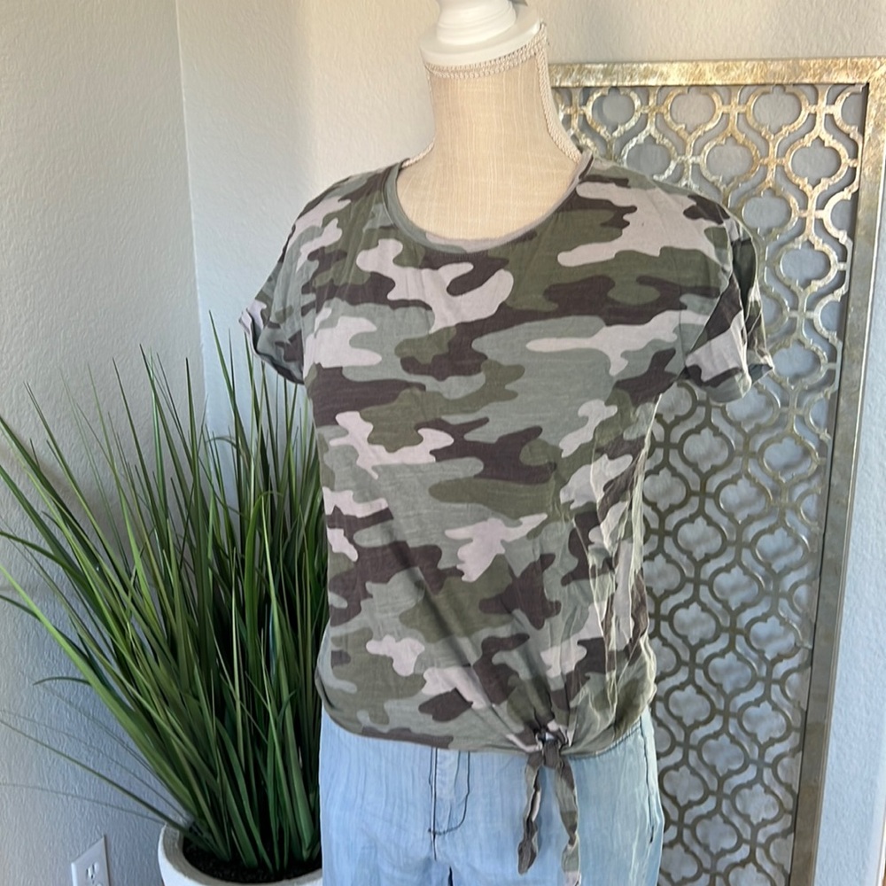 LUCKY BRAND shirt. XS